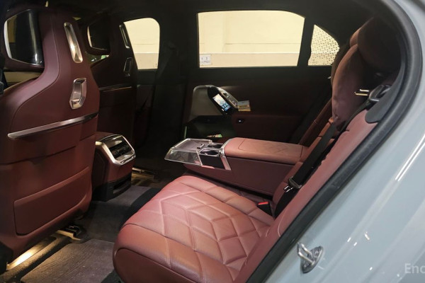 2024 BMW 7 серии с пробегом 15 600 км