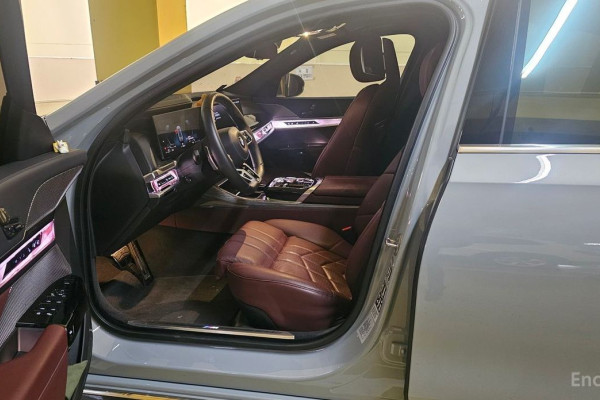 2024 BMW 7 серии с пробегом 15 600 км