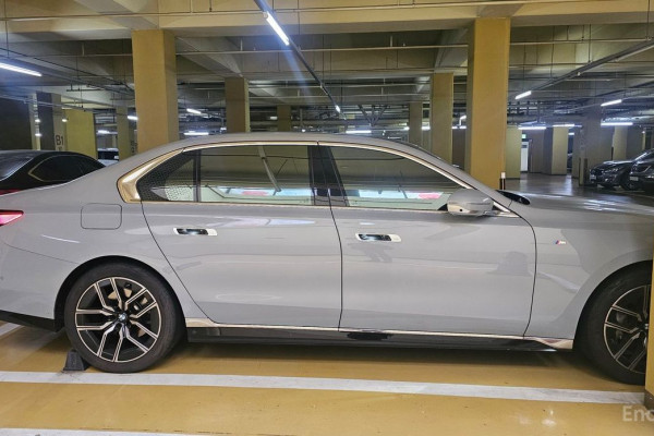 2024 BMW 7 серии с пробегом 15 600 км