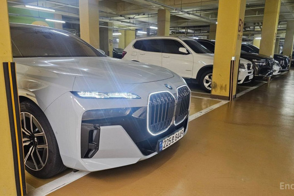 2024 BMW 7 серии с пробегом 15 600 км
