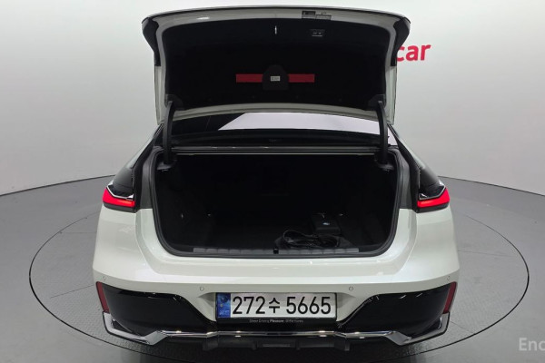 2024 BMW 7 серии с пробегом 32 302 км