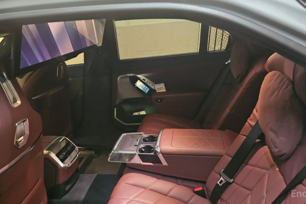 2024 BMW 7 серии с пробегом 15 600 км