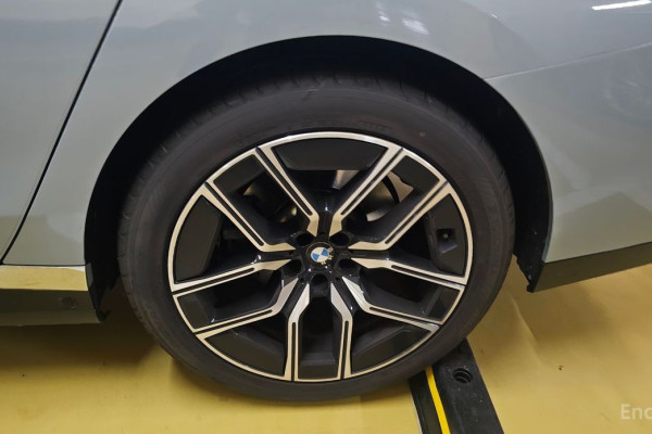 2024 BMW 7 серии с пробегом 15 600 км