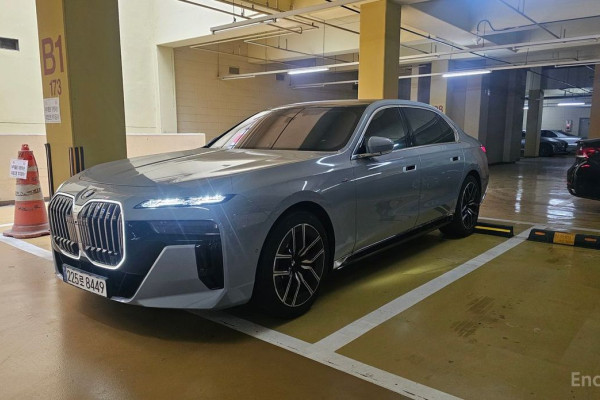 2024 BMW 7 серии с пробегом 15 600 км