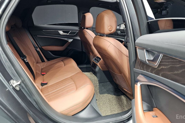 2021 Audi A6 с пробегом 147 460 км