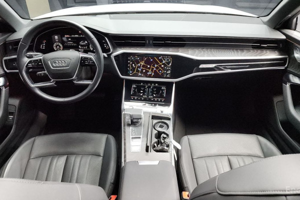 2022 Audi A6 с пробегом 49 777 км