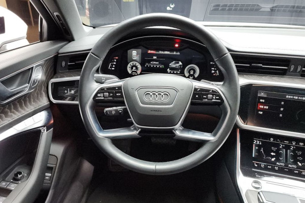 2022 Audi A6 с пробегом 49 777 км