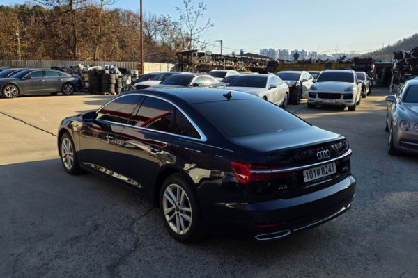 2022 Audi A6 с пробегом 70 667 км