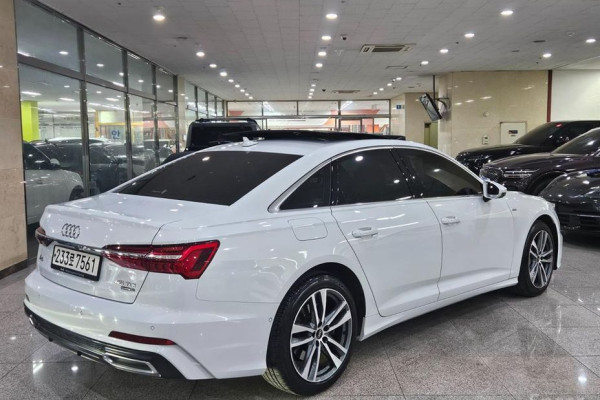 2021 Audi A6 с пробегом 49 133 км