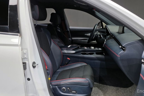 2022 Genesis GV70 с пробегом 46 116 км