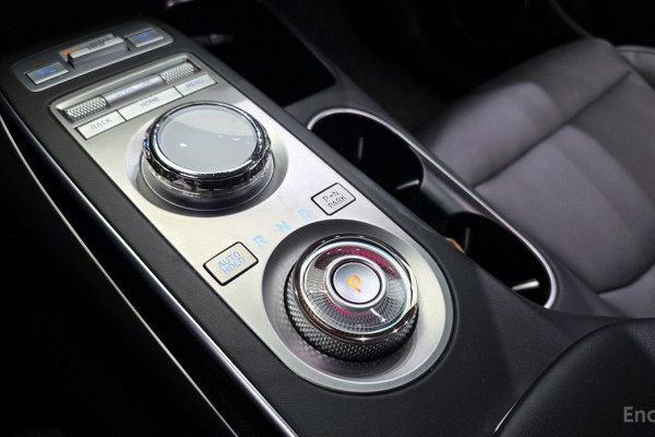 2021 Genesis GV70 с пробегом 81 448 км