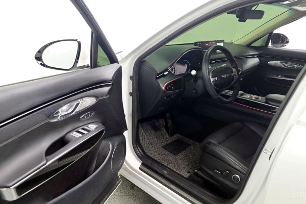 2022 Genesis GV70 с пробегом 88 424 км