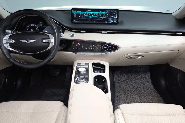 2021 Genesis GV70 с пробегом 62 930 км