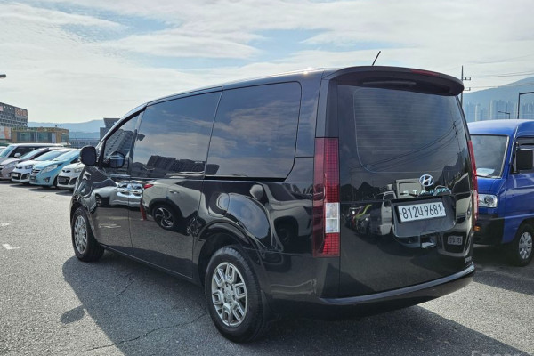 2022 Hyundai Staria с пробегом 30 933 км