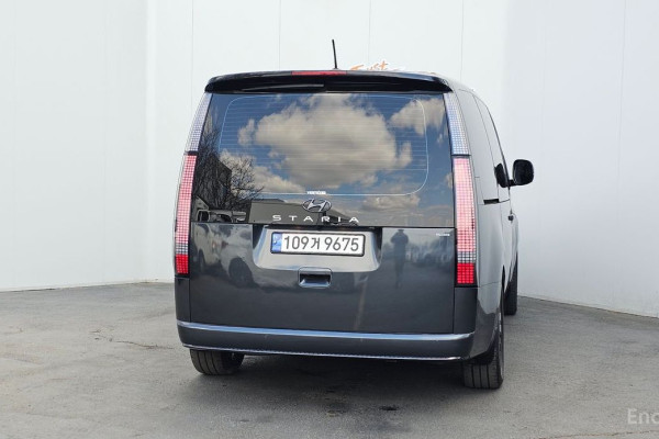 2022 Hyundai Staria с пробегом 45 018 км