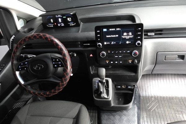 2022 Hyundai Staria с пробегом 98 097 км