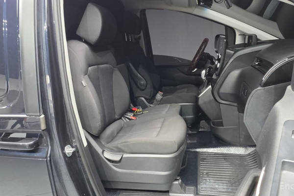 2022 Hyundai Staria с пробегом 98 097 км