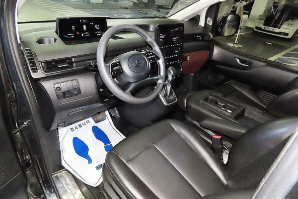 2021 Hyundai Staria с пробегом 127 205 км