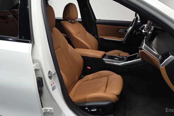 2023 BMW 3 серии с пробегом 17 965 км