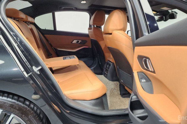 2023 BMW 3 серии с пробегом 21 317 км