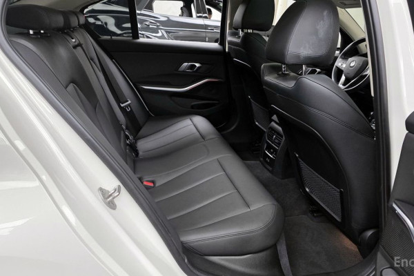 2021 BMW 3 серии с пробегом 27 860 км