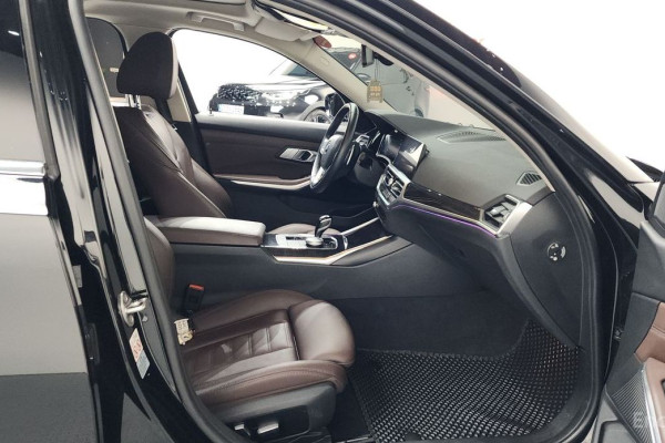 2022 BMW 3 серии с пробегом 30 653 км