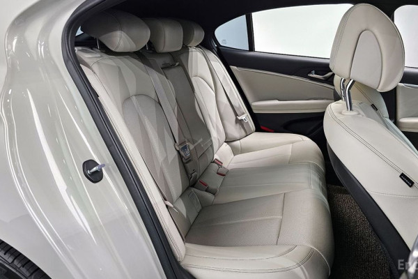 2024 Genesis G70 с пробегом 42 154 км