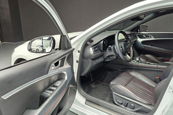 2022 Genesis G70 с пробегом 89 162 км