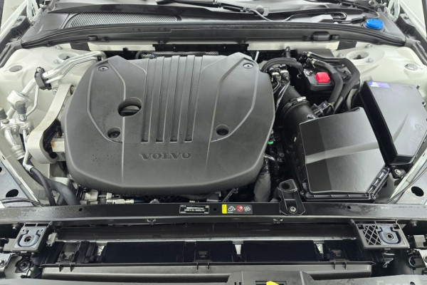 2023 Volvo S60 с пробегом 10 118 км