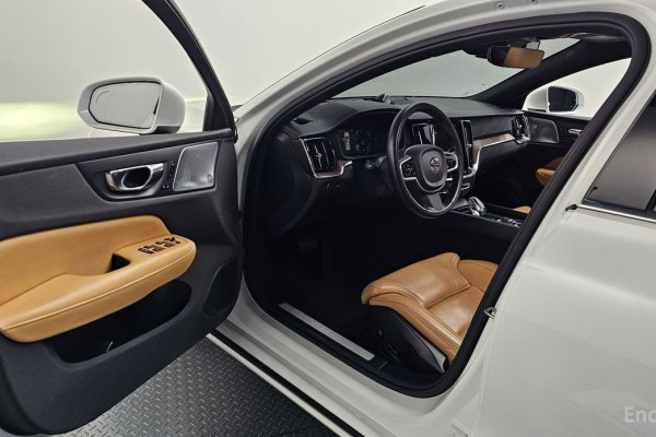 2021 Volvo S60 с пробегом 88 177 км