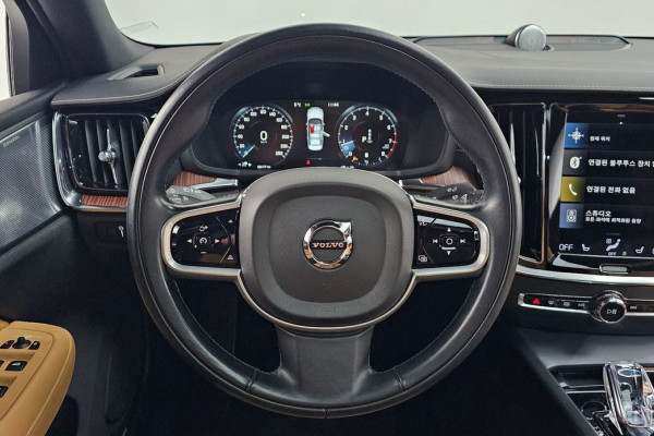 2021 Volvo S60 с пробегом 88 177 км