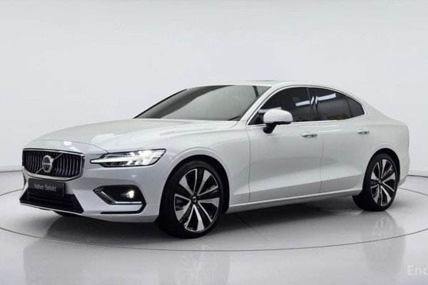 2023 Volvo S60 с пробегом 10 118 км
