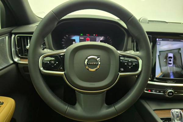 2023 Volvo S60 с пробегом 10 118 км