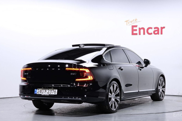 2023 Volvo S90 с пробегом 8 800 км