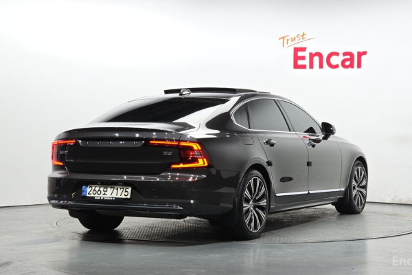 2022 Volvo S90 с пробегом 48 755 км