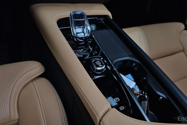 2023 Volvo S90 с пробегом 8 800 км