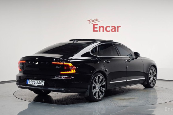2023 Volvo S90 с пробегом 28 014 км
