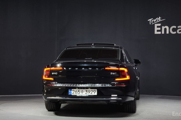 2022 Volvo S90 с пробегом 37 982 км