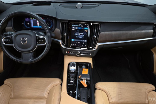2022 Volvo S90 с пробегом 48 755 км