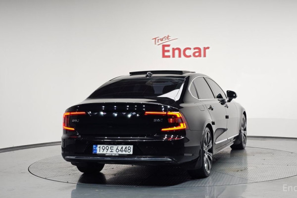 2023 Volvo S90 с пробегом 28 014 км