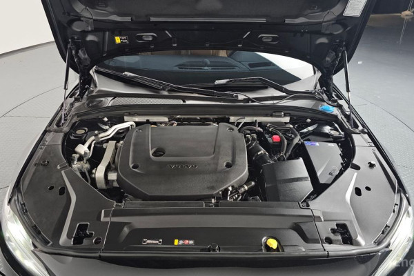 2023 Volvo S90 с пробегом 28 014 км