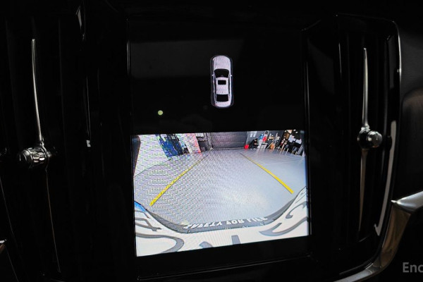 2023 Volvo S90 с пробегом 8 800 км