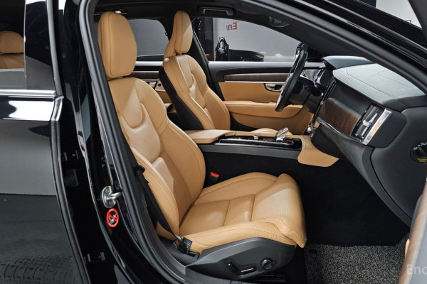 2023 Volvo S90 с пробегом 28 014 км