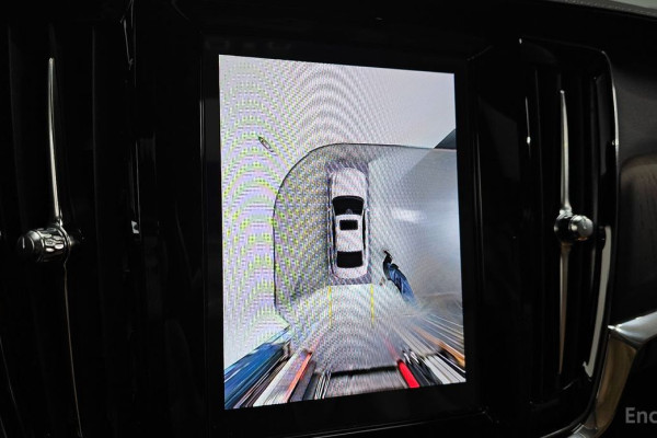 2023 Volvo S90 с пробегом 8 800 км