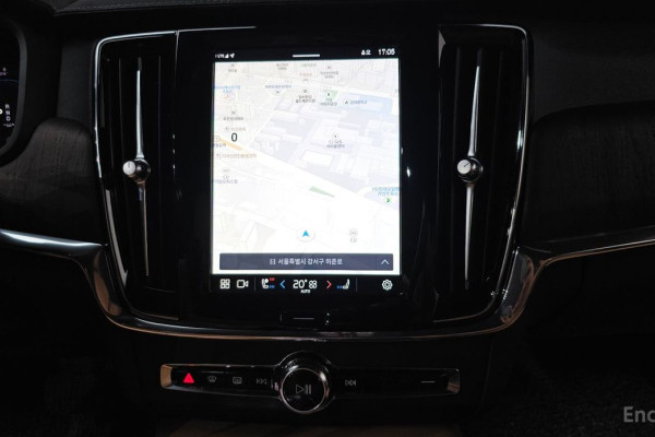 2023 Volvo S90 с пробегом 28 014 км