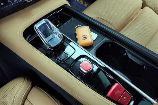 2022 Volvo S90 с пробегом 37 982 км