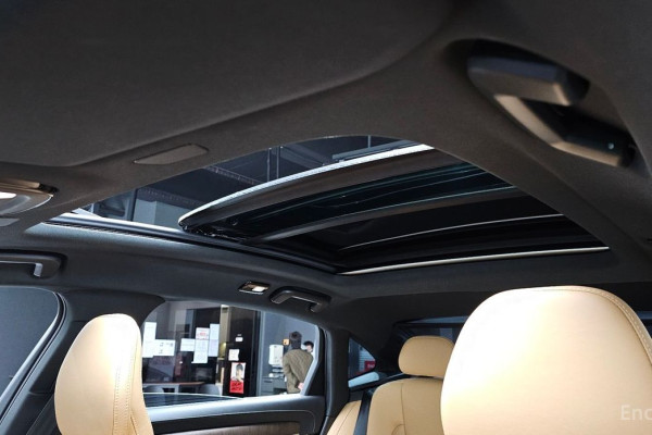 2023 Volvo S90 с пробегом 8 800 км