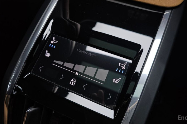 2023 Volvo S90 с пробегом 8 800 км