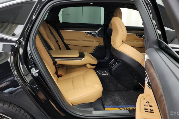 2022 Volvo S90 с пробегом 37 982 км