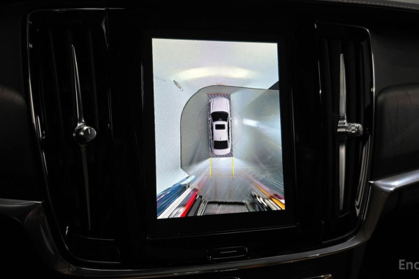 2022 Volvo S90 с пробегом 48 755 км